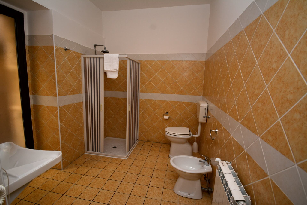 bathroom-caltagirone-hotel
