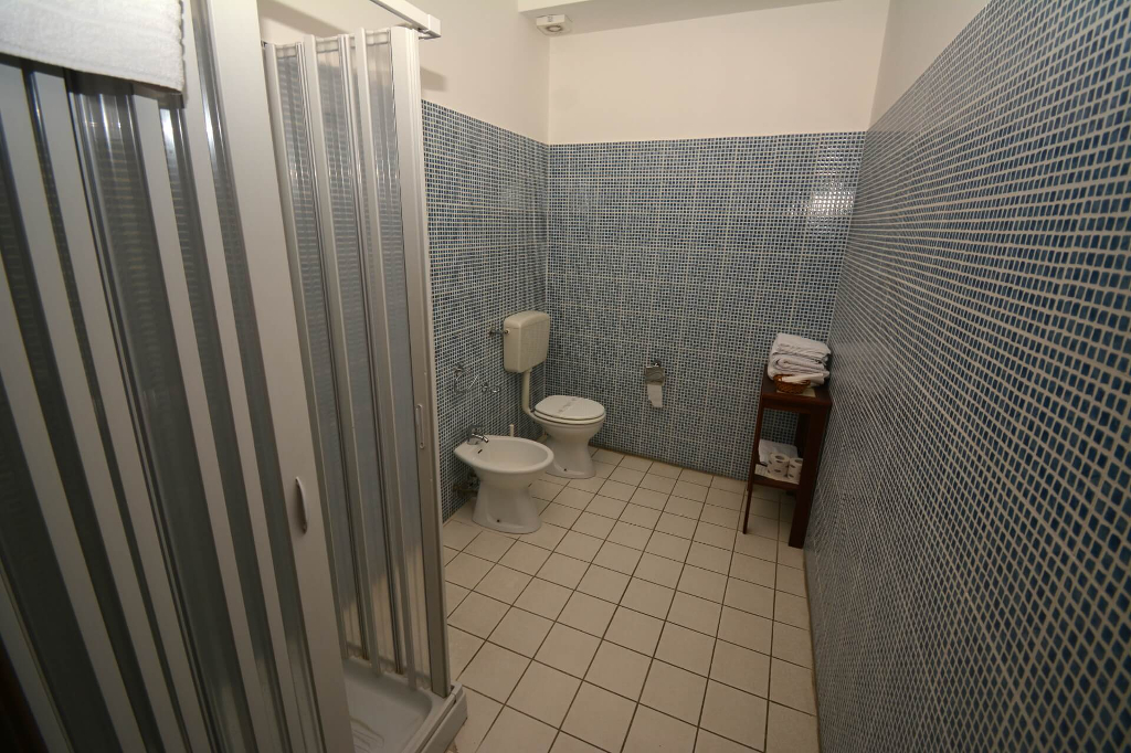 bathroom-affittacamere-caltagirone